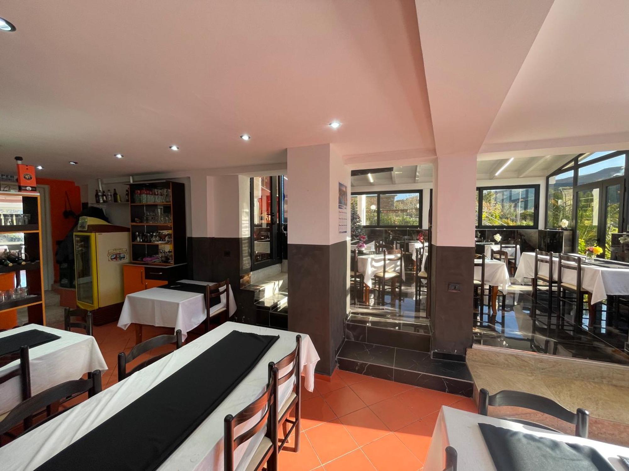 Hotel Bar Restaurant Mete Peshkepi Extérieur photo